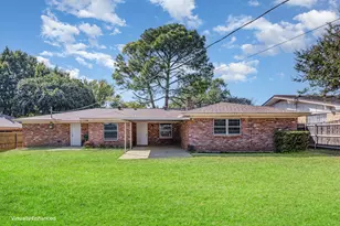 1740 Cynthia Ln, Hurst, TX 76054 - Photo 16