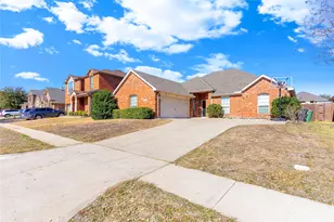 1517 White Willow Ln, Arlington, TX 76002 - Photo 4