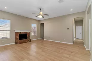 1517 White Willow Ln, Arlington, TX 76002 - Photo 10