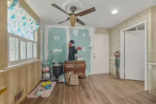 7651 La Bolsa Dr, Dallas, TX 75248 - Photo 8