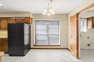 2213 Trinity Springs Dr, Carrollton, TX 75007 - Photo 12