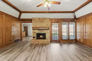 2213 Trinity Springs Dr, Carrollton, TX 75007 - Photo 4