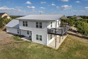 200 Peninsula Ct, Bluff Dale, TX 76433 - Photo 2