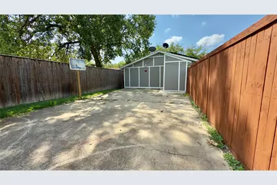 913 Rosewood Hills Drive, Garland, TX 75040 - Photo 26