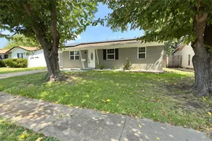 913 Rosewood Hills Dr, Garland, TX 75040 - Photo 2