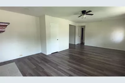 913 Rosewood Hills Drive, Garland, TX 75040 - Photo 4