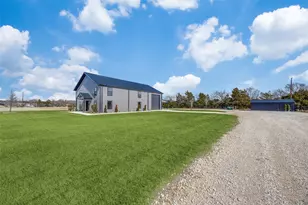 200 Kennedi Dr, Whitesboro, TX 76273 - Photo 2