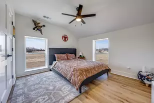 200 Kennedi Dr, Whitesboro, TX 76273 - Photo 16