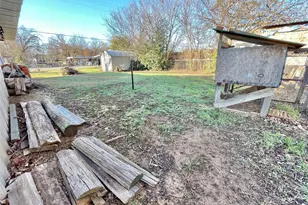 209 N Bowie St, Jacksboro, TX 76458 - Photo 32