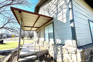 209 N Bowie St, Jacksboro, TX 76458 - Photo 2