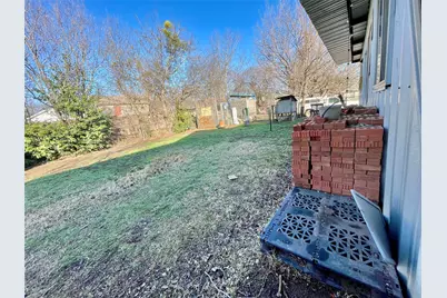 209 N Bowie Street, Jacksboro, TX 76458 - Photo 28