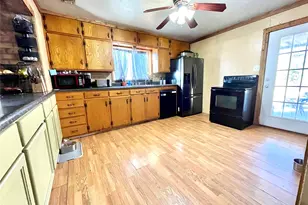 209 N Bowie St, Jacksboro, TX 76458 - Photo 10