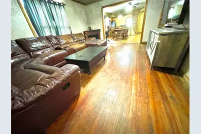 209 N Bowie Street, Jacksboro, TX 76458 - Photo 4