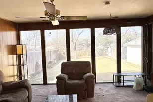 3619 Falls Dr, Dallas, TX 75211 - Photo 6