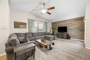 919 Mockingbird Dr, Grapevine, TX 76051 - Photo 18