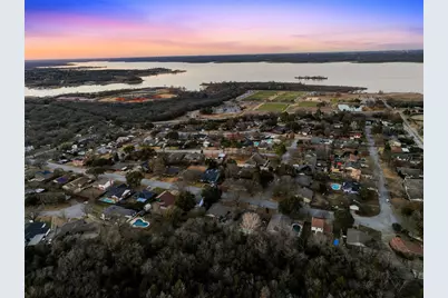 919 Mockingbird Drive, Grapevine, TX 76051 - Photo 8