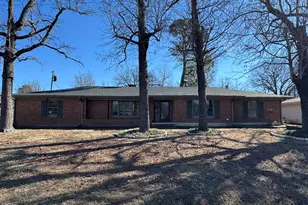 55 SE 31st St, Paris, TX 75460 - Photo 1