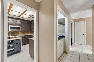 1904 Bay Oaks Ct, Fort Worth, TX 76112 - Photo 14