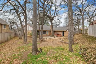 1904 Bay Oaks Ct, Fort Worth, TX 76112 - Photo 38