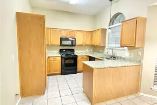 2800 Kempton Dr, Arlington, TX 76001 - Photo 6