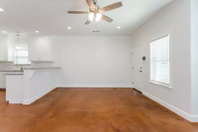 910 W Knox Street #B, Ennis, TX 75119 - Photo 8