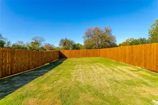 910 W Knox St, Ennis, TX 75119 - Photo 28