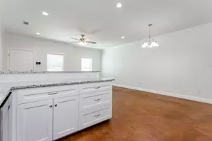 910 W Knox St, Ennis, TX 75119 - Photo 18