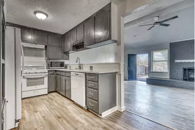 1505 W Lamar Boulevard, Arlington, TX 76012 - Photo 6