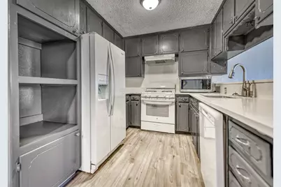 1505 W Lamar Boulevard, Arlington, TX 76012 - Photo 8