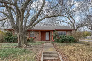 702 Hillside Dr, Sherman, TX 75090 - Photo 2