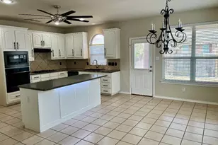 2517 Early Bird Dr, Arlington, TX 76001 - Photo 10