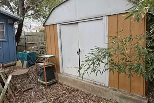 802 Rock Harbor Ct, Granbury, TX 76048 - Photo 8