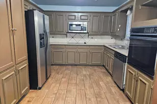 808 McCurry Ave, Bedford, TX 76022 - Photo 8