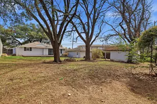 9403 Thornberry Ln, Dallas, TX 75220 - Photo 32