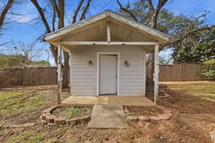 9403 Thornberry Ln, Dallas, TX 75220 - Photo 36