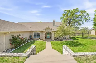 2700 Solar Ct, Granbury, TX 76049 - Photo 2