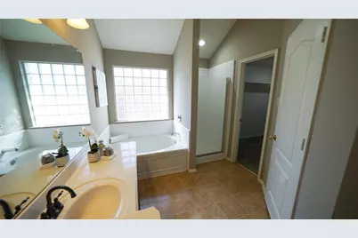 620 Azalea, Glenn Heights, TX 75154 - Photo 12