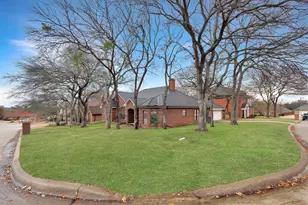 717 Ashley Dr, Hurst, TX 76054 - Photo 2