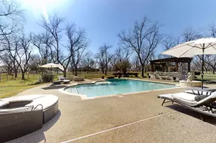 8810 S Hampton Dr, Granbury, TX 76049 - Photo 26
