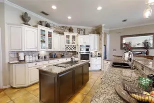 8810 S Hampton Dr, Granbury, TX 76049 - Photo 8