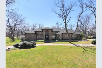 8810 S Hampton Drive, Granbury, TX 76049 - Photo 2