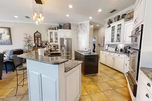 8810 S Hampton Dr, Granbury, TX 76049 - Photo 10