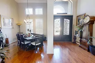8810 S Hampton Dr, Granbury, TX 76049 - Photo 4