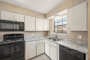 1006 Bland Dr, Arlington, TX 76010 - Photo 10