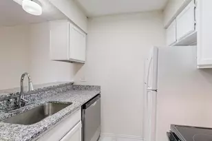 9520 Royal Ln, Dallas, TX 75243 - Photo 8