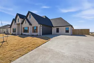 2125 Bond, Lorena, TX 76655 - Photo 2