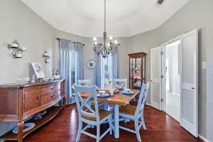 2307 William Cir, Ennis, TX 75119 - Photo 4