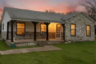 617 E 5th St, Ferris, TX 75125 - Photo 1