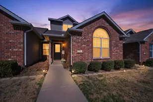 512 Oakridge Dr, Greenville, TX 75402 - Photo 1