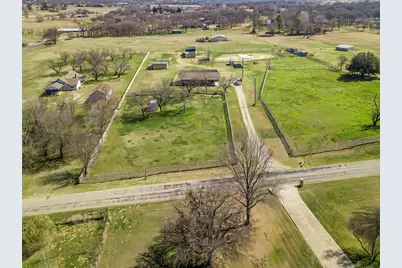 512 Allison Road, Springtown, TX 76082 - Photo 1